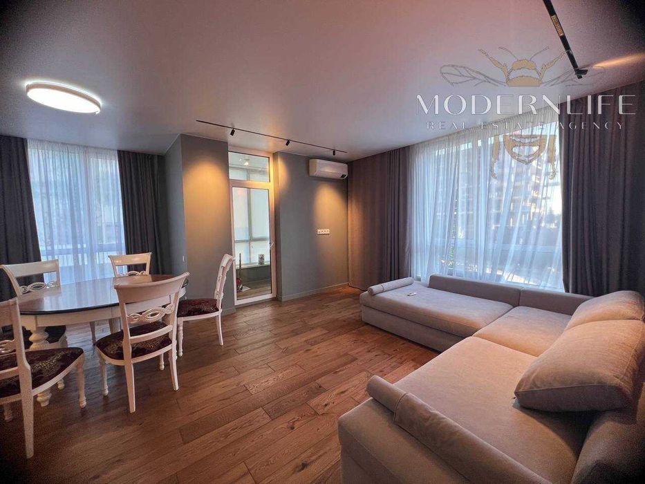 Файна Таун Продаж 3  кімнатної квартири