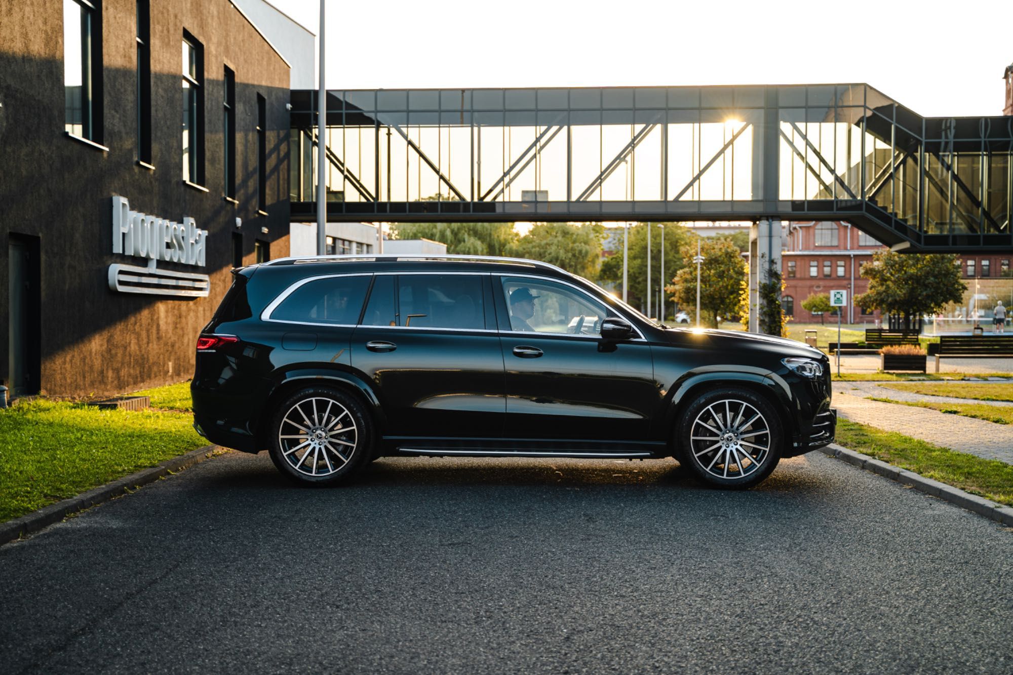 Wynajem Mercedes GLS 400d 4MATIC bez kaucji wypożyczalnia samochodów