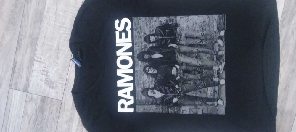 Футболки  ramones