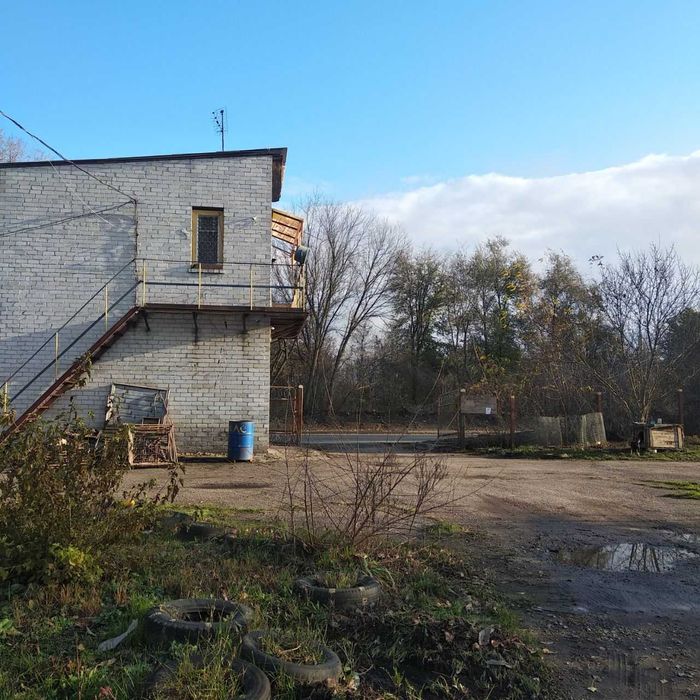 Продаж двох капітальних гаражів