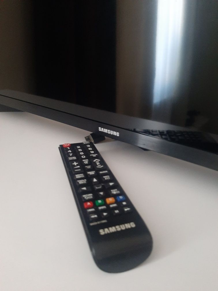 Тв SAMSUNG UE32J5200AK.Smart.WI-FI..2016р.
