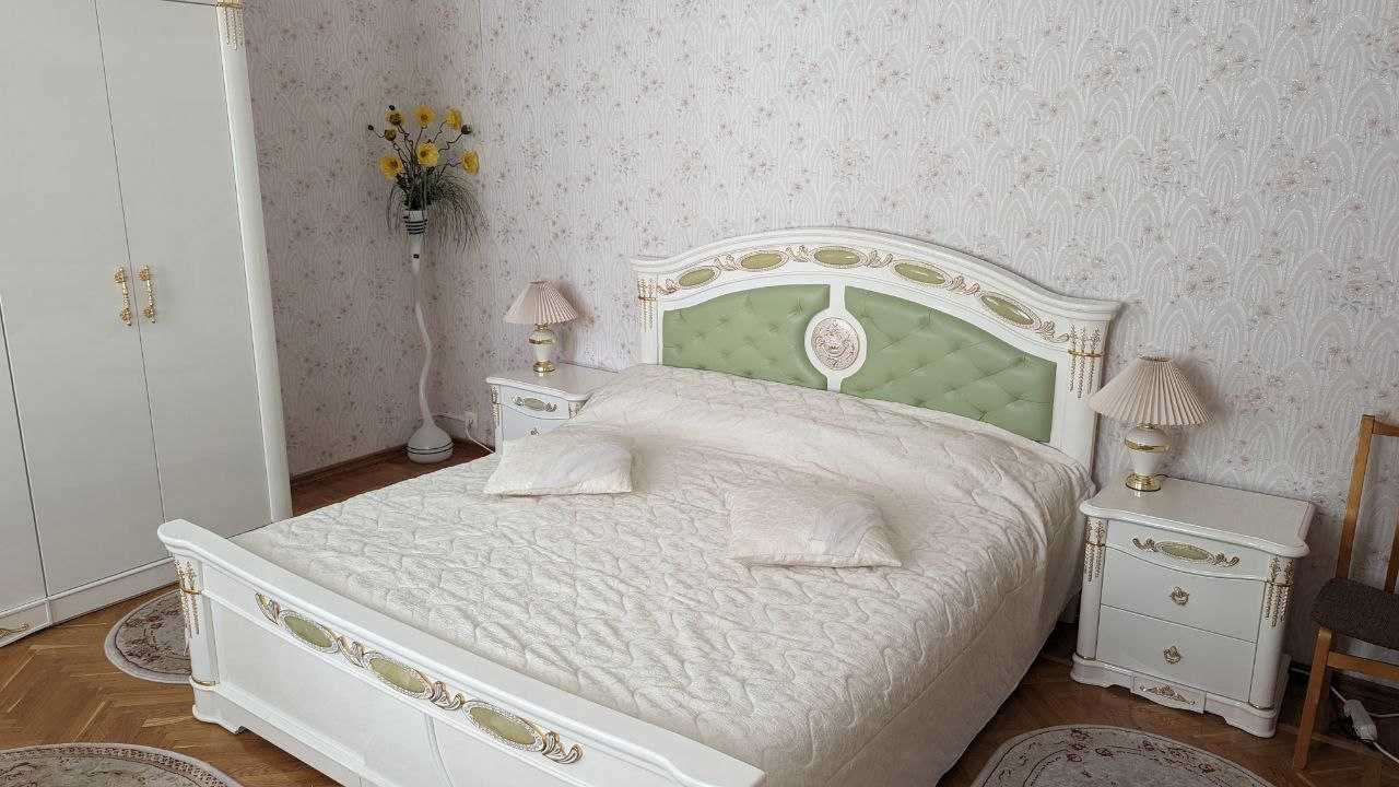 Продається добротний будинок в Центрі! Для великої родини