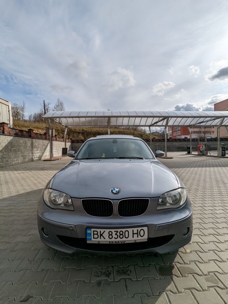 Продам bmw 118i e87