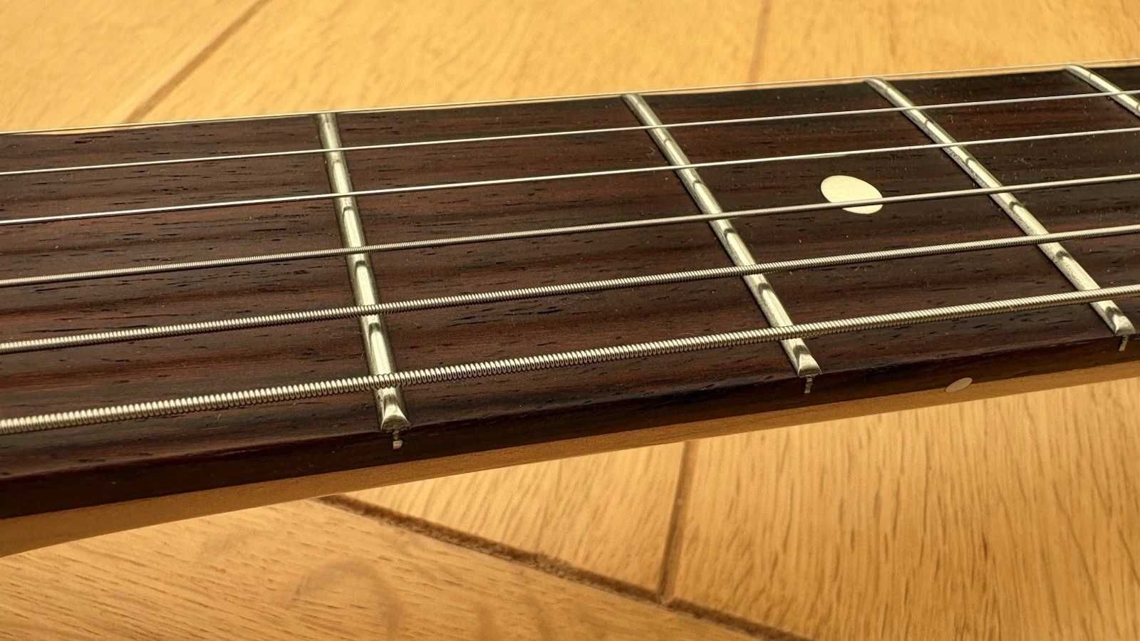 Fender Stratocaster meksykański standard MIM z tweedowym twardym etui
