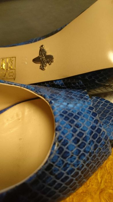 Туфли кожанные, синие, под змеиную кожу. Фирма Mia May