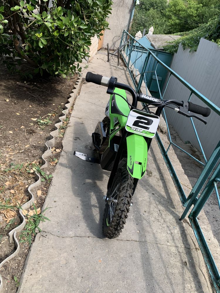 Електричний мотоцикл Razor SX125 McGrath 12V Dirt Bike Mini Electric