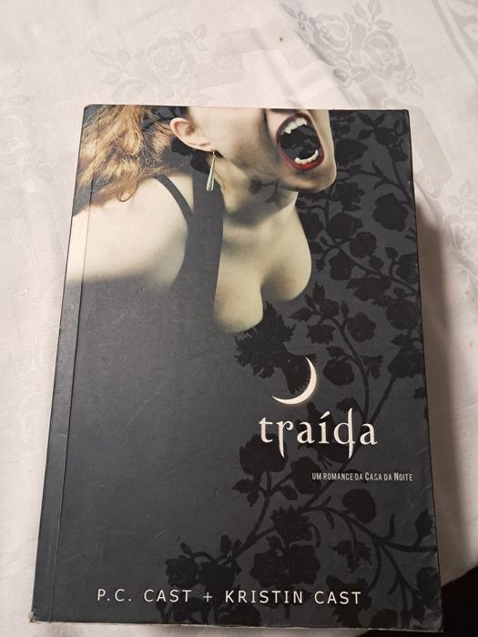 Livros colecção House of the night