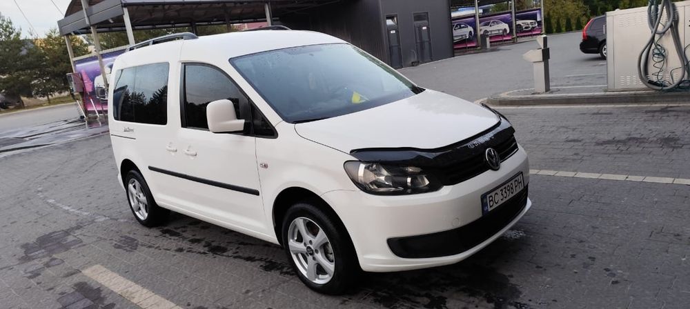 Volkswagen Caddy 2015 року, дизель 1.6.