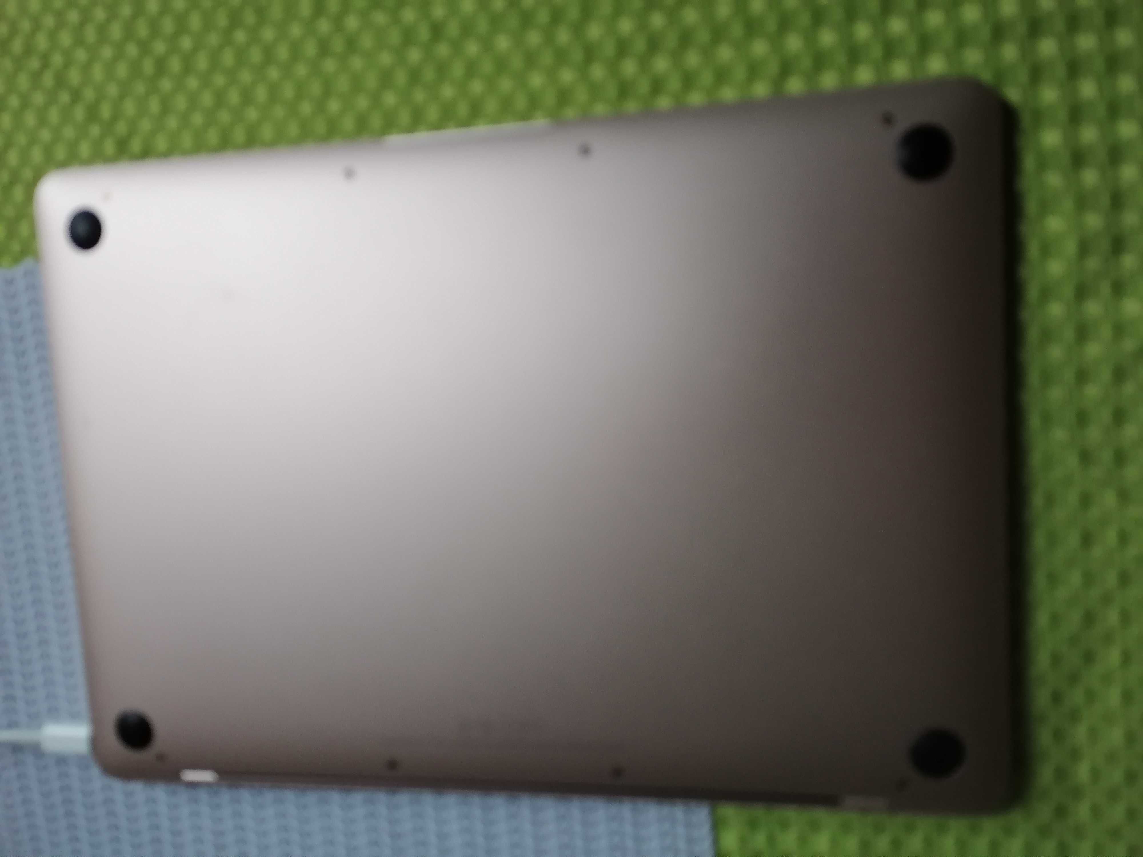 Macbook air A1534 12" M/8GB RAM/256GB Gwizdną Szarość