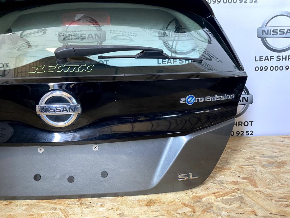 Кришка багажника Nissan Leaf ZE1 задня дверь ляда Нісан Ліф 18-25 шрот
