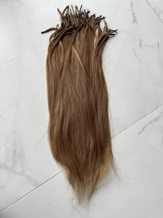 Naturalne włosy słowiańskie na keratynę – średni brąz, 50 cm, 70 g