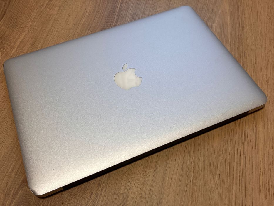  MacBook Air 13” A1369 (2010) • i5 • 4GB • 120GB SSD #54