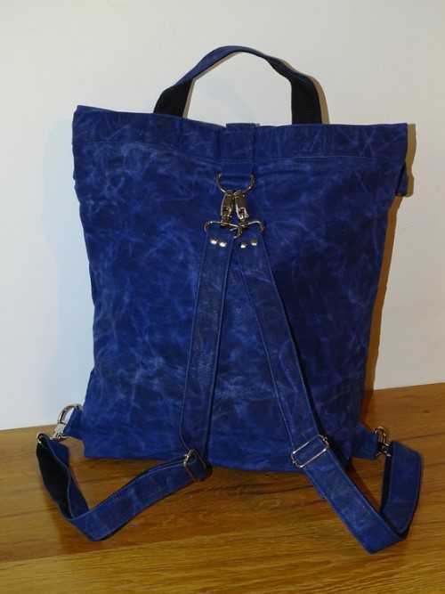 Plecak z płótna woskowanego (bagpack made of waxed material)