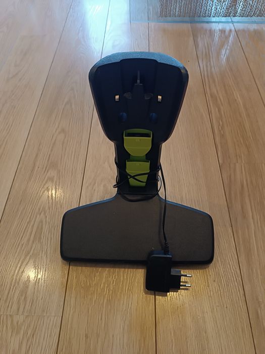 _._ Odkurzacz pionowy Electrolux ErgoRapido Plus - stacja ładująca