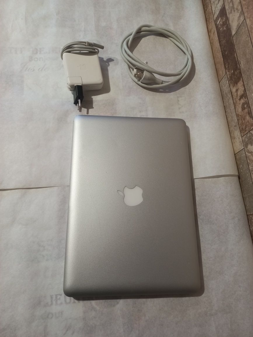 MacBook Pro Intel i5 DDR3 4gb SSD 256GB Акб 3ч