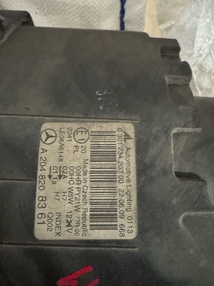 MERCEDES W204 Lampa lewa przednia europa
