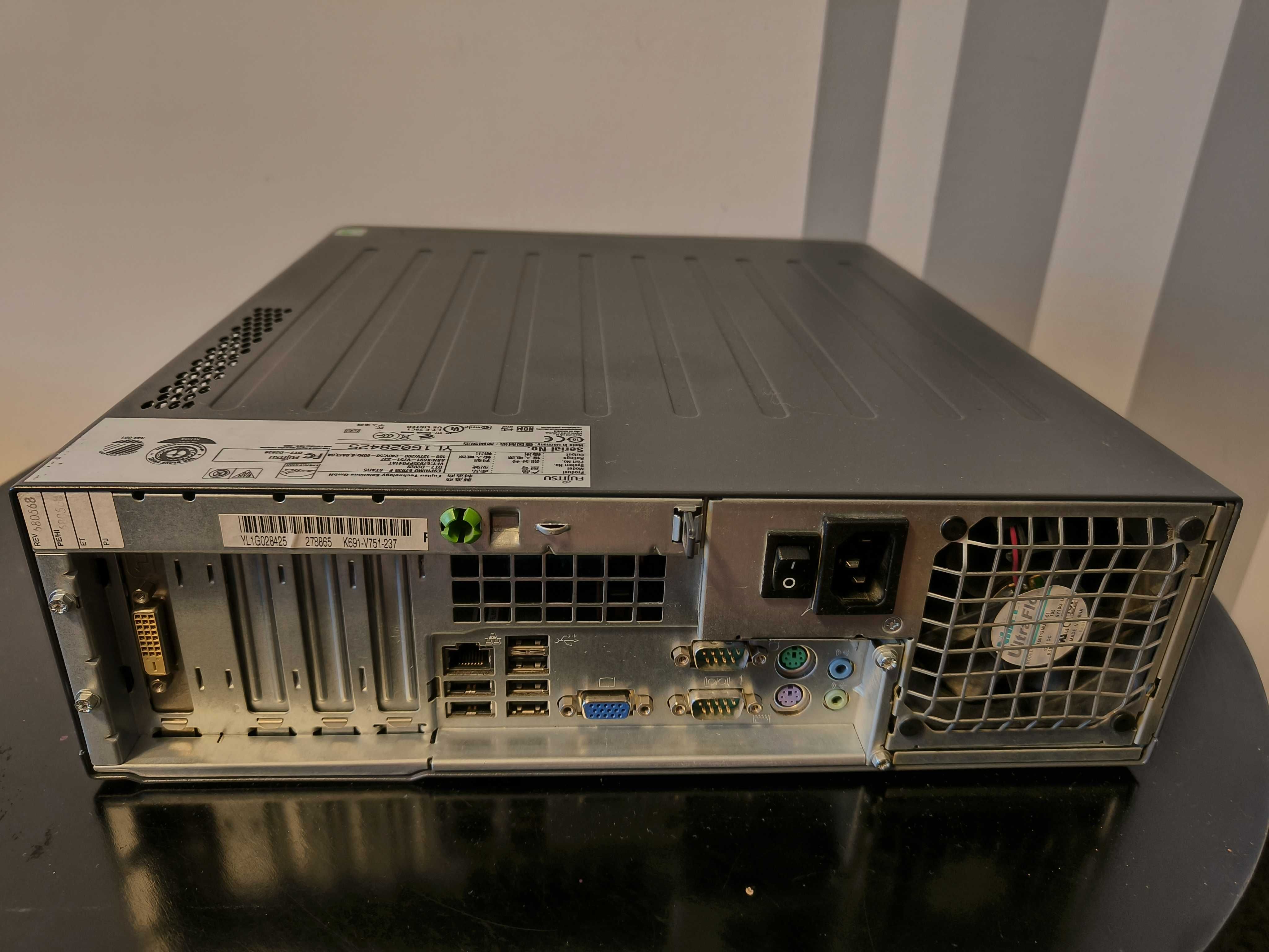 Komputer SFF Fujitsu Esprimo E7935 E z dyskiem SSD, WIndows 7
