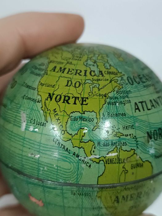Rara caixa publicitaria Va. ferrão em forma de Globo terrestre