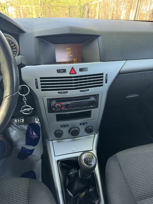 Opel Astra GTC 1.8 benzyna