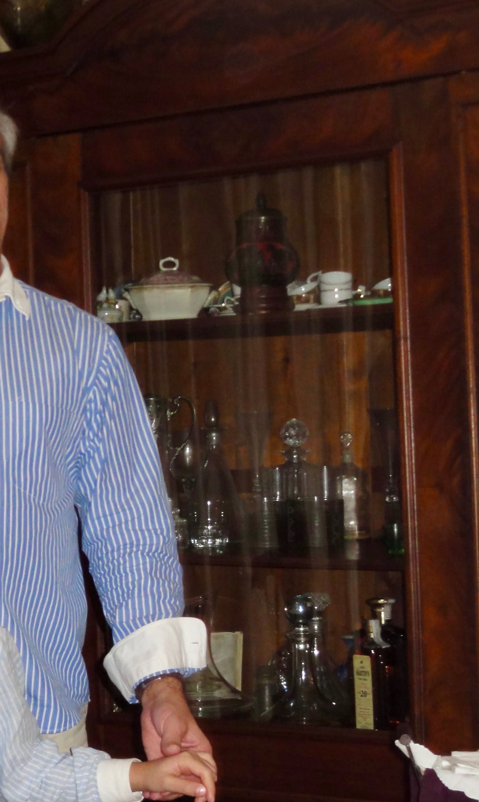 Livreiro Luís Filipe Antigo (Anos 30) como Armário de Exposição/Bar