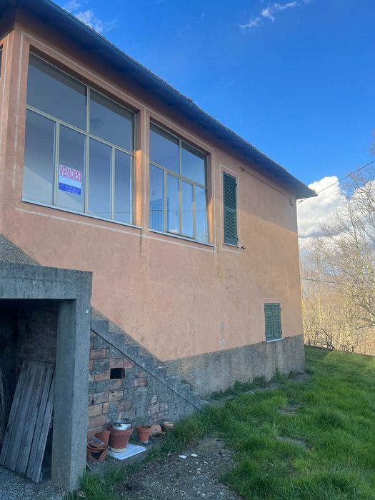 Затишний заміський будинок у Тавароне, Італія, 5.8 гектарів землі