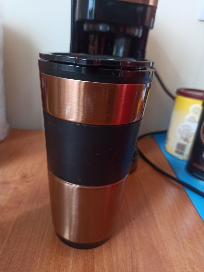 Ekspres do kawy Beston przelewowy 420 ml z kubkiem termicznym