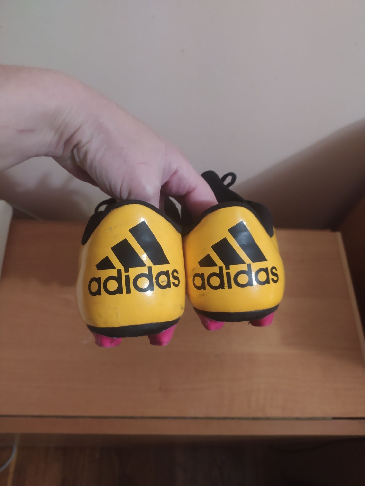 Футбольні копочки adidas