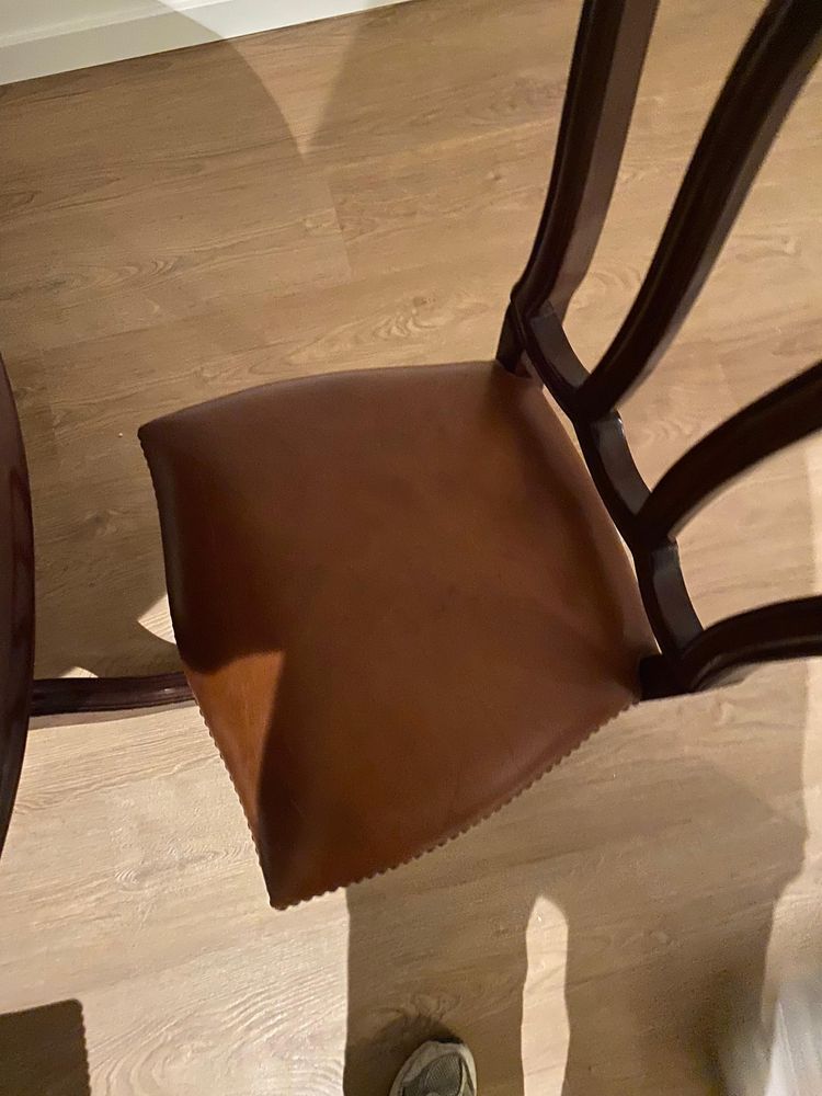 Mesa de jantar (extensivel) c/ 6 cadeiras