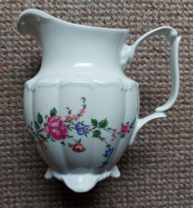 Porcelana walbrzych, duży mlecznik i sosjerka