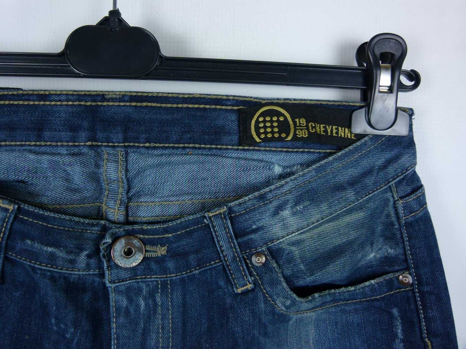 Cheyenne przecierane spodnie dżins biodrówki / 28 - M