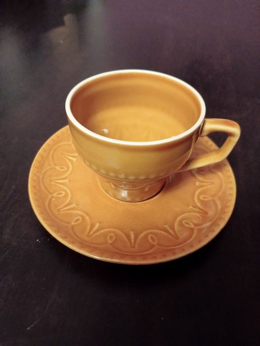 6 filiżanek ze spodkami PRL