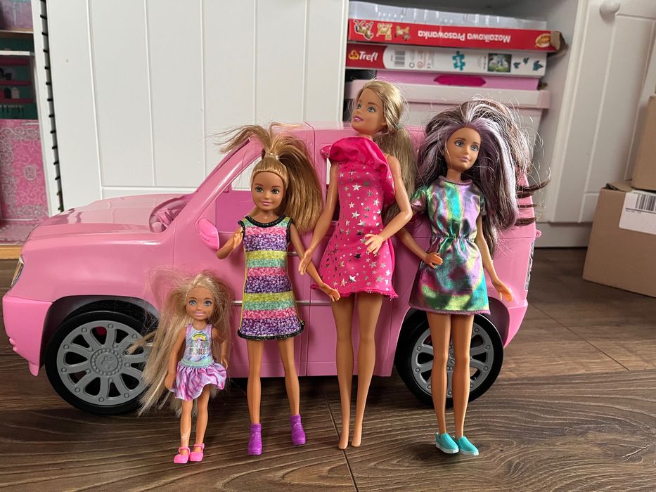 Sprzedam camper i 4 barbie oryginalny