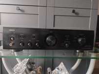 Wzmacniacz DENON PMA 710 AE wraz z pilotem.