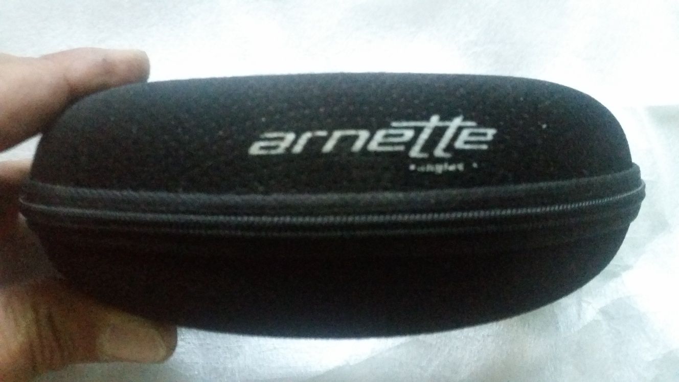 Bolsa de óculos Arnette