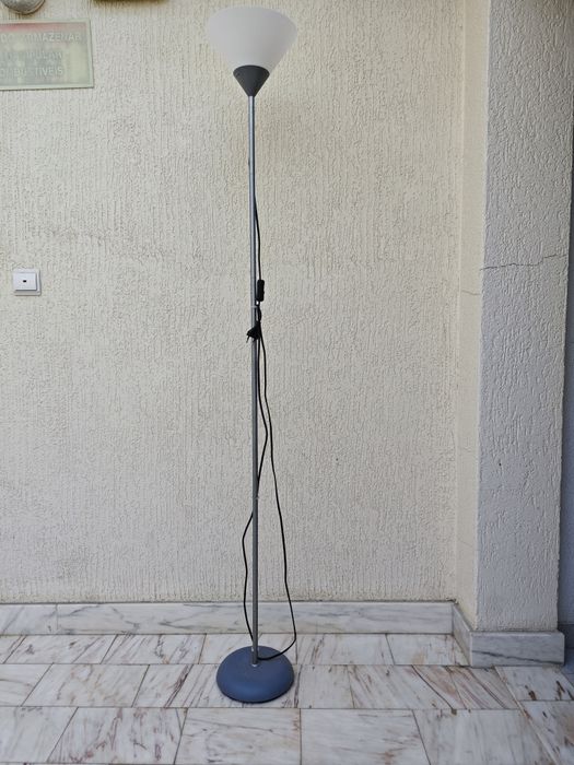 Candeeiro pé alto 1,76 cm sala E27