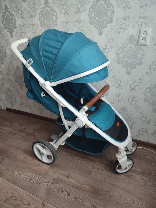 Коляска в очень хорошем состоянии