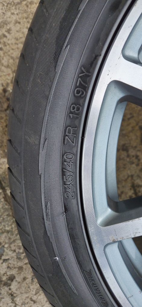 Felgi aluminiowe 18x8.5JJ 5x112 (Mercedes W212) + 2x opony letnie Vred