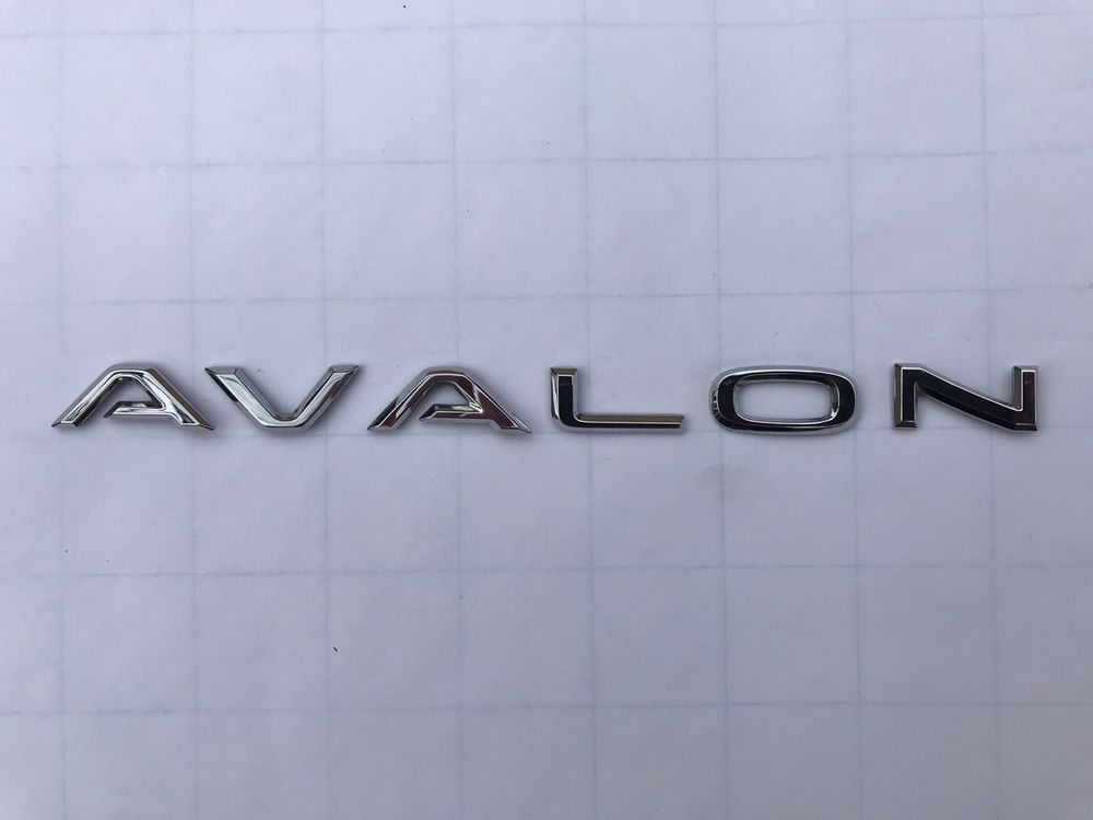 Емблема Avalon Toйота 2014р