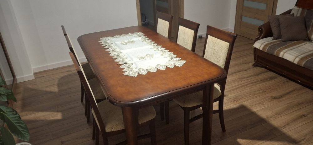 Stół rozkładany 180x90 plus krzesła