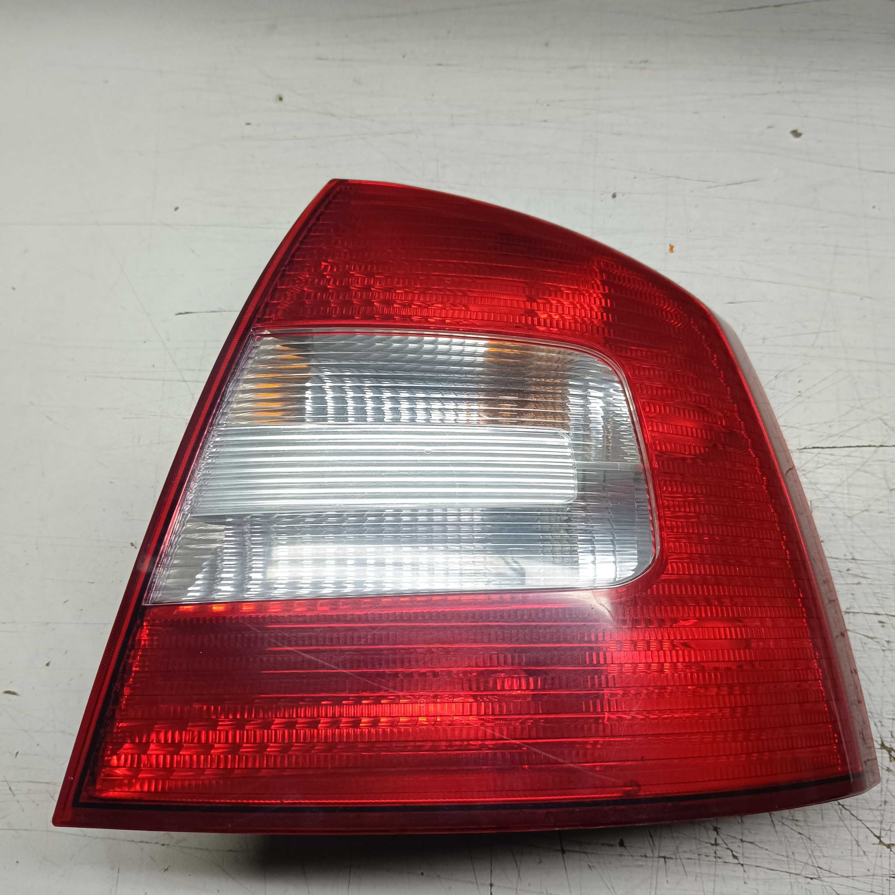 Skoda Octavia II lift lampa prawa tył 1Z5945.096B