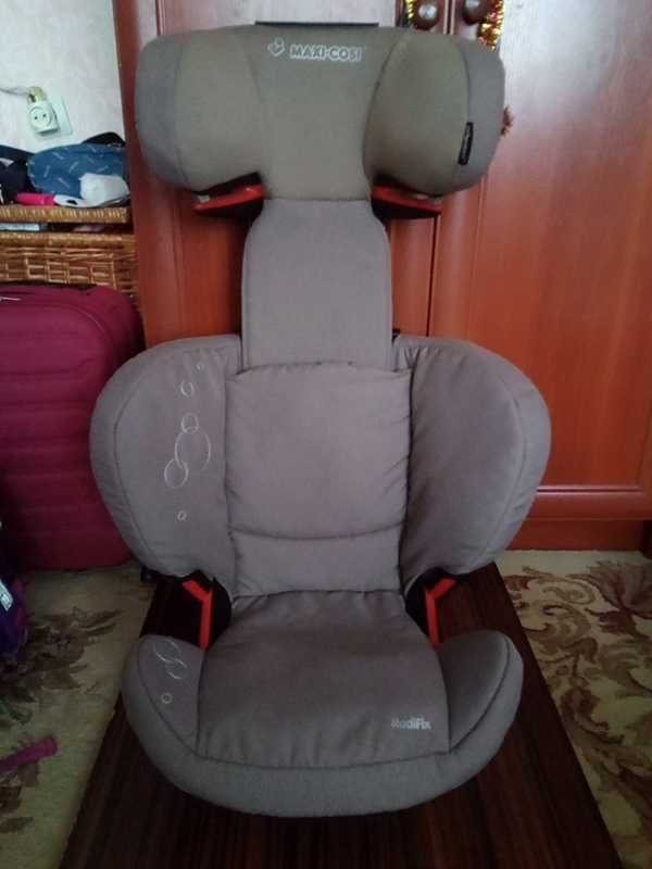 Автокресло Maxi Cosi RodiFix. Состояние 4+