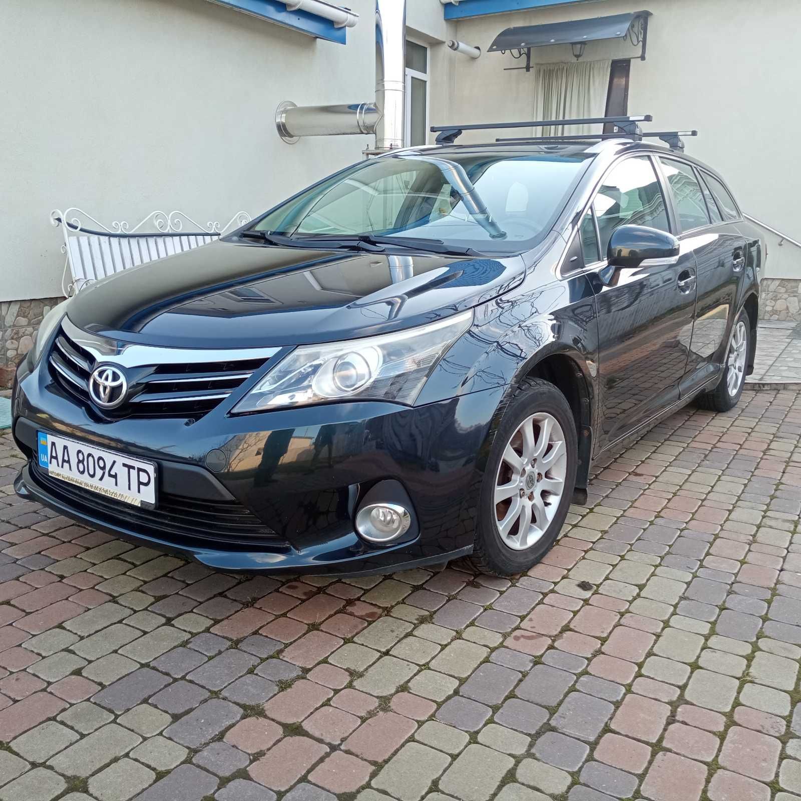 Toyota avensis 2012 1.8 автомат