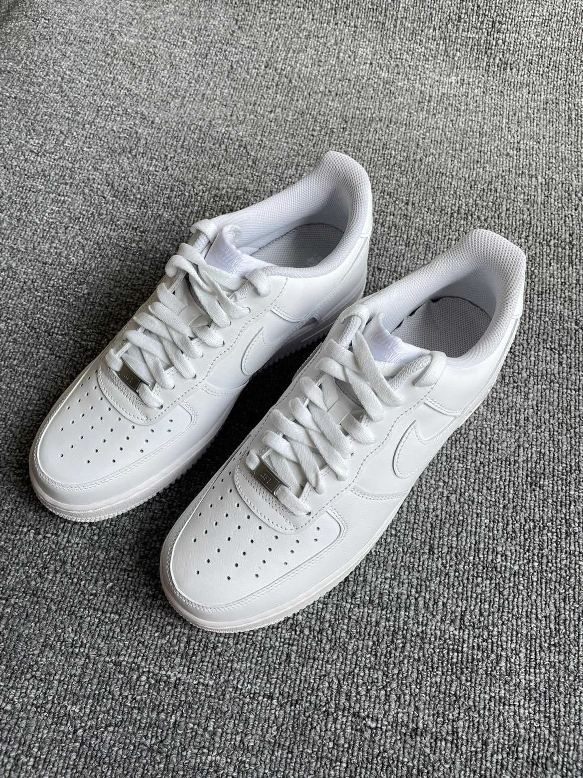 Nowebuty/Nike_Męskie_Air_Force1_White UnisexTrampk40