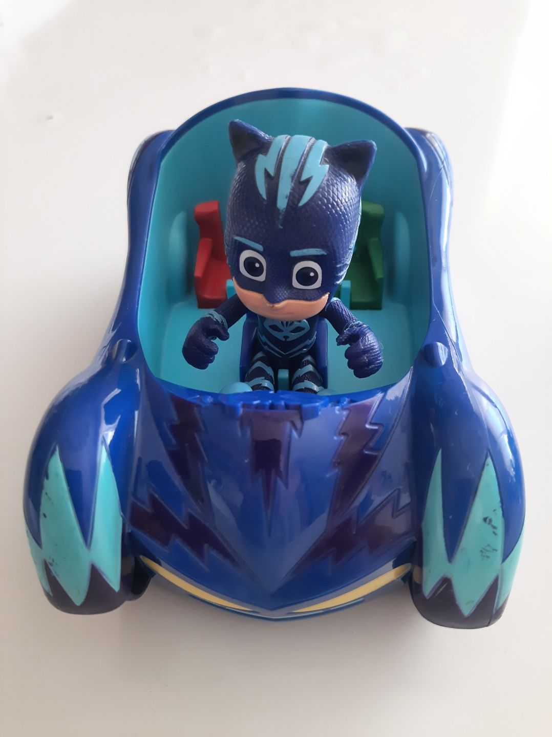 BONECO menino-gato (Connor) PJ Masks com veiculo