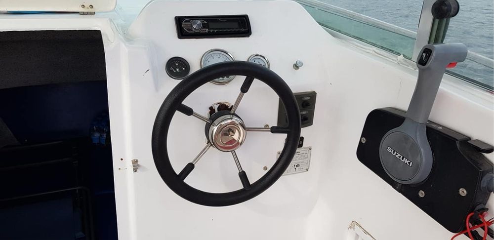 Barco classe 4 em bom estado