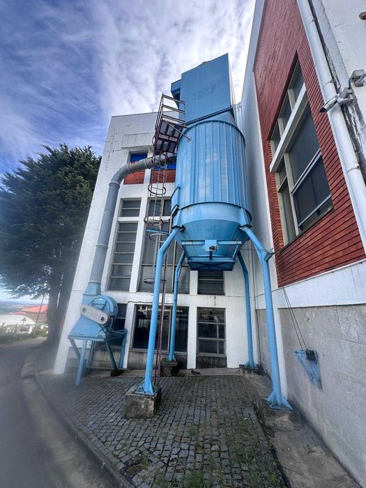 Silo para armazenamento de serradura e aparas de madeira