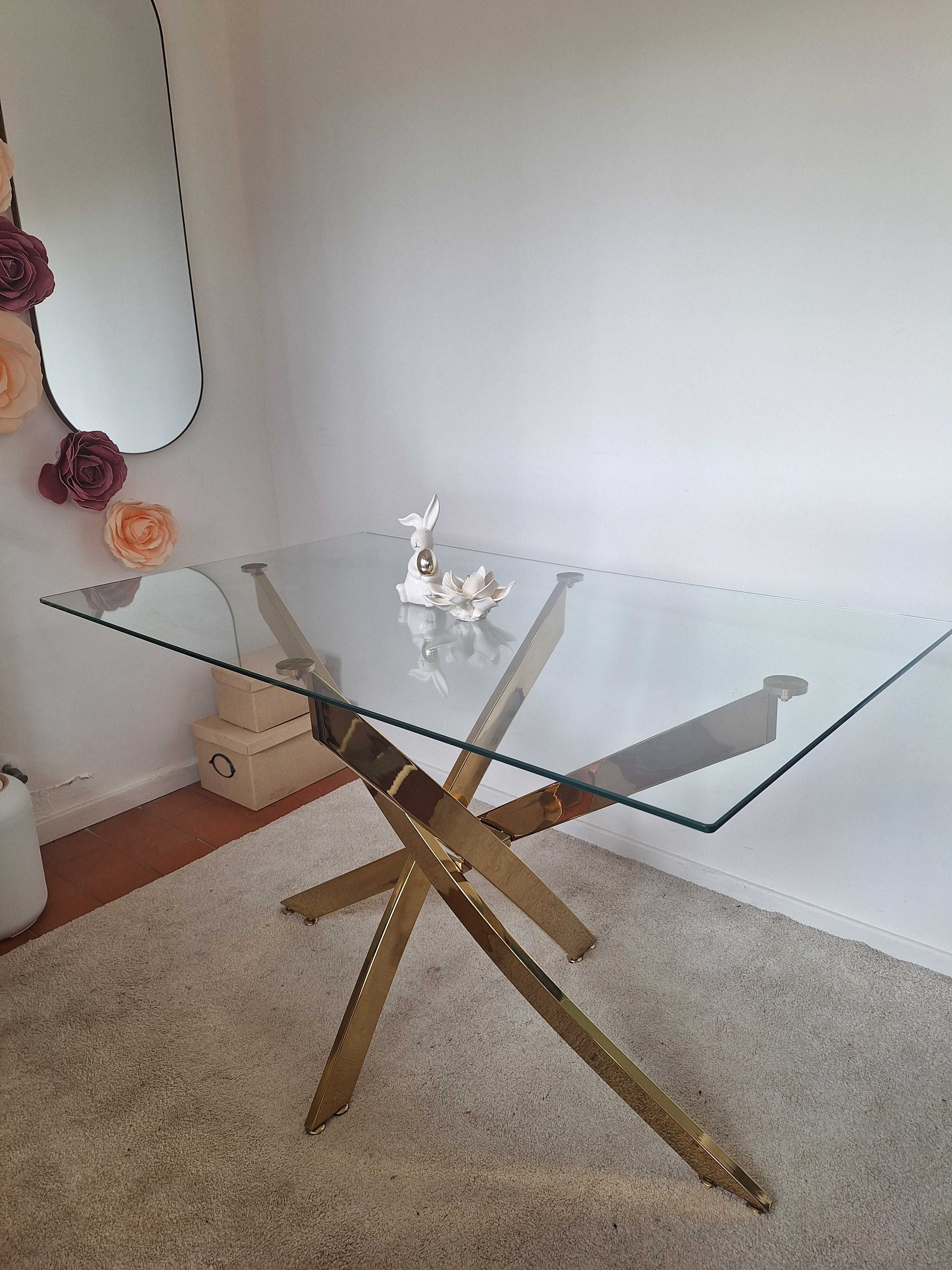 Mesa de Vidro com base dourada
