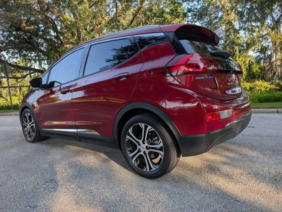 Chevrolet Bolt EV      2021