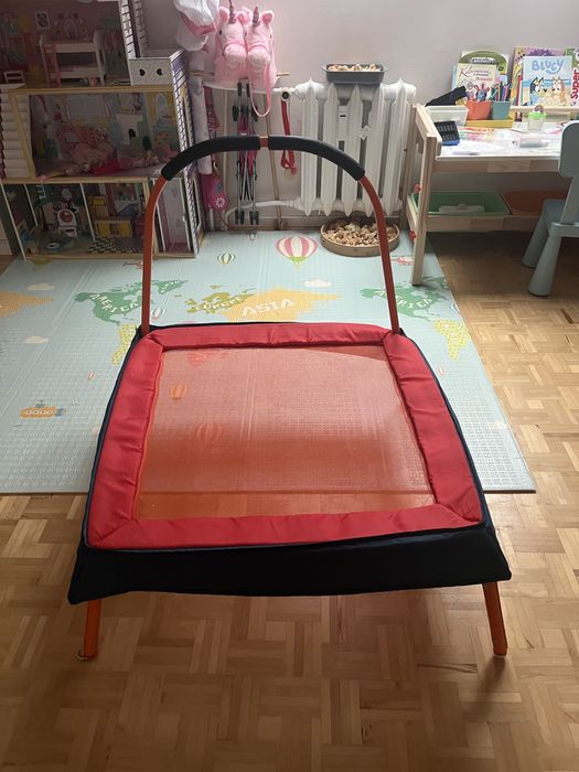 Trampolina domowa dla dziecka