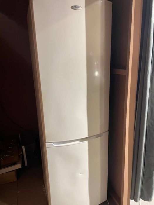 Продам холодильник Whirpool